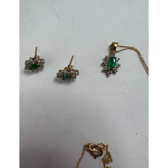 NEW JB Robinson 10K Gold Diamond and Emerald Necklace and Stud Prcd Earrings - Picture 6 of 11